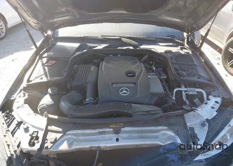 2015 Mercedes-Benz C 300 из США, поврежденный, VIN 55SWF4JB8FU083573